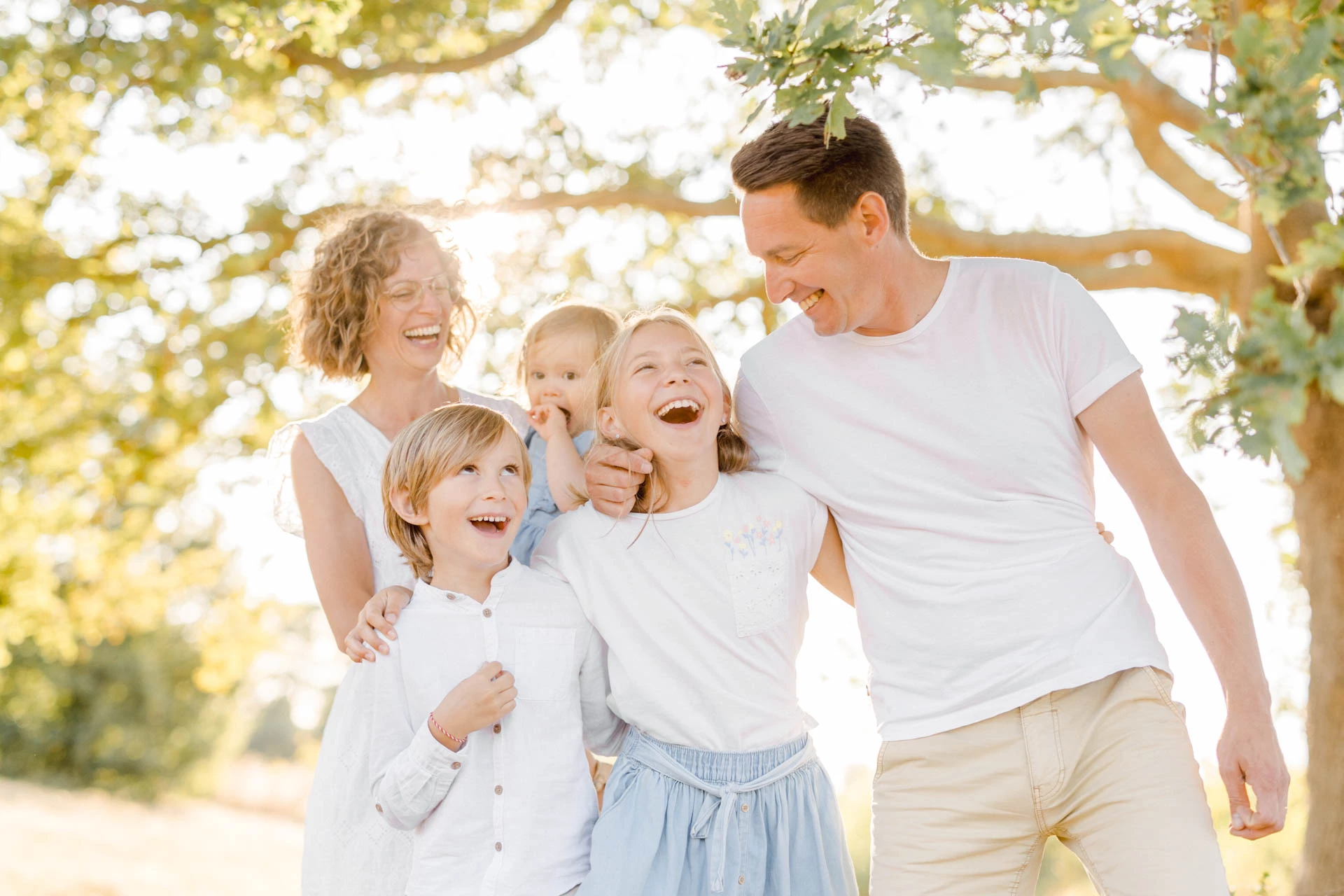 bonheur sourire chemise enfant gris
